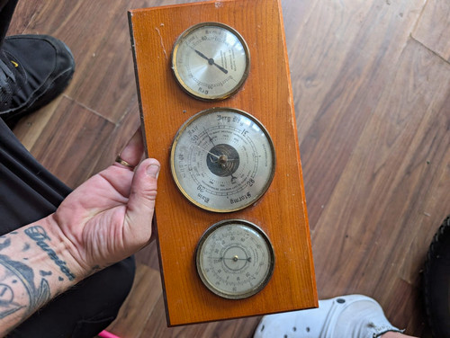 Wooden wall weather station - station,, 3