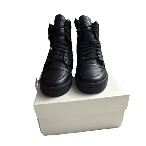 Forum og black leather - hi,