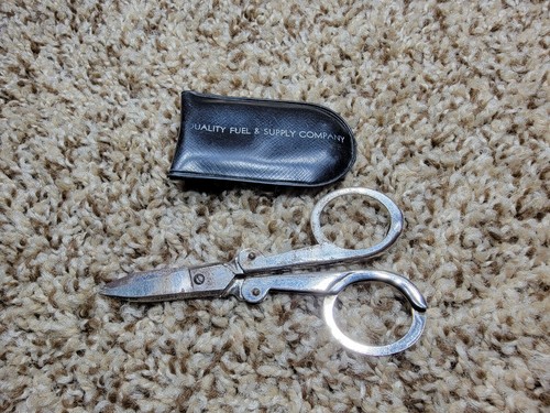 Small vintage folding scissors - small,