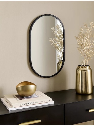 Black oval lozenge mounted - black,
