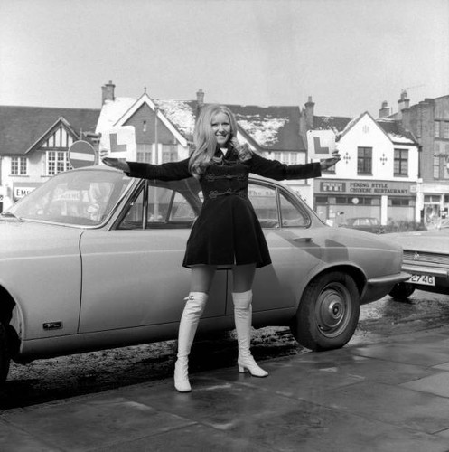 Clodagh rodgers pop singer - clodagh, rodgers,