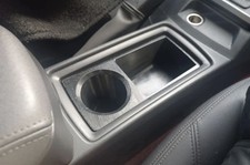 Volvo c30 cup - , storage