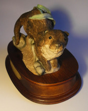 Otter Figurine Leonardo