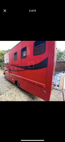 Ton horse box with up - 5.5,