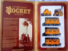 Hornby Stephenson’s Historic Rocket Locomotive, Tender and 3 Coaches-Collectable
