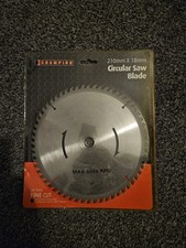 Circular saw blade  210 x18 mm  Fine cut Brand new. In sealed package