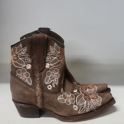 Circle floral embroidered - circle,