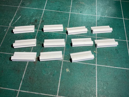 Coach seat mouldings - seat, gauge
