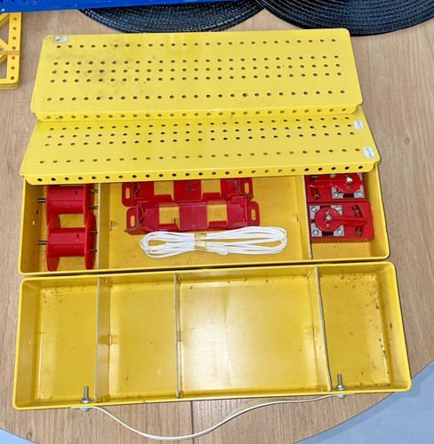 Meccano pair good plastic - of,