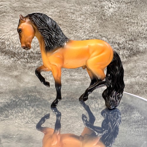Breyer stablemates buckskin - stablemates,