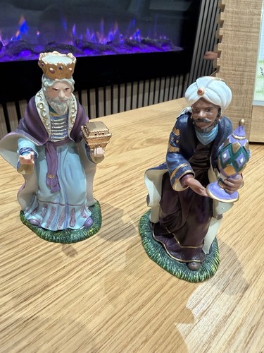 Hawthorne village nativity - hawthorne,