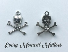 10 x Tibetan Silver SKULL AND
