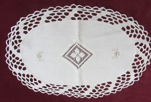 Vintage table centrepiece mat - vintage,