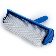 Spiked roller self - , levelling