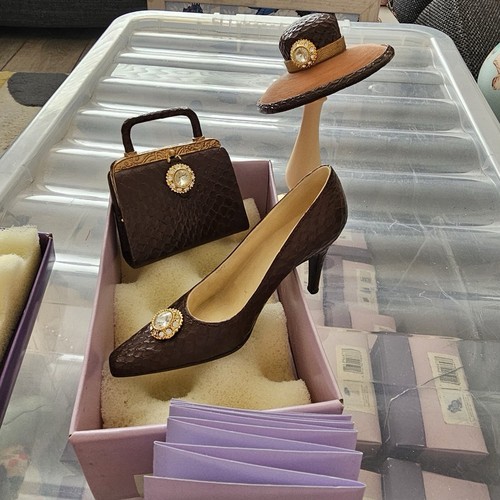 The shoe fits leonardo - the,