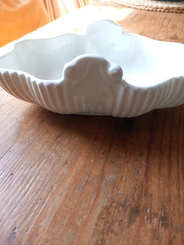 Corinthian shaped shell sweet - corinthian,