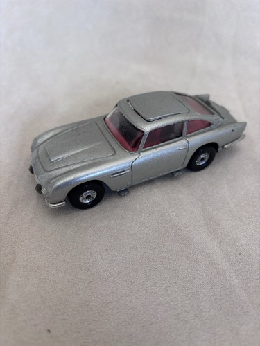 Corgi silver james - corgi,