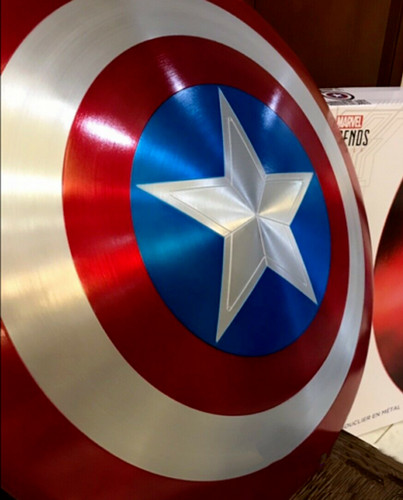 Avengers metal shield 75th - 1:1,