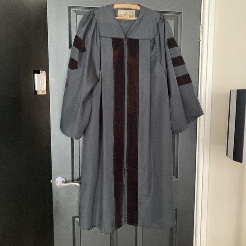 Oak hall graduation robes - oak,
