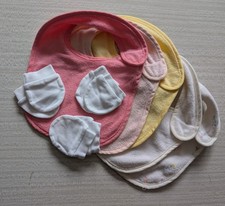 **Smoke Free Home**  5 Fasten  Bibs   3 Pairs Scratch Mittens