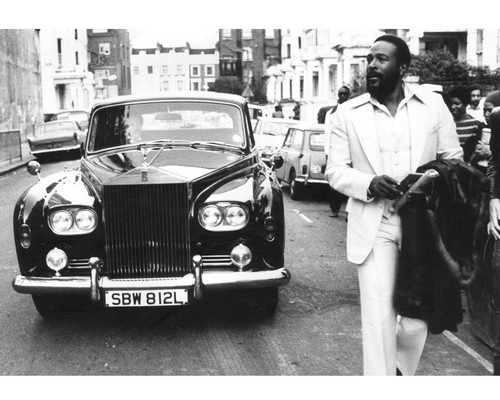 Marvin gaye posing rolls - posing,