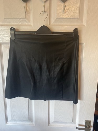 Black mini skirt size - mini, in