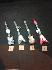 Novelty Guitar Pen(black ink)