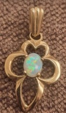 Exquisite 9ct Gold and Ethiopian Opal Pendant 375