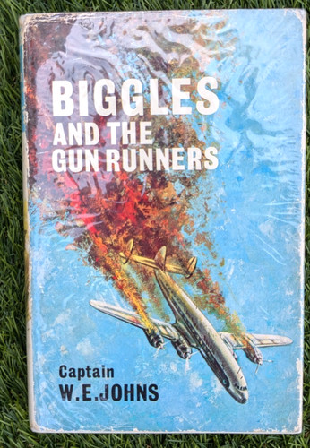 Ref87 biggles and the gun - biggles,