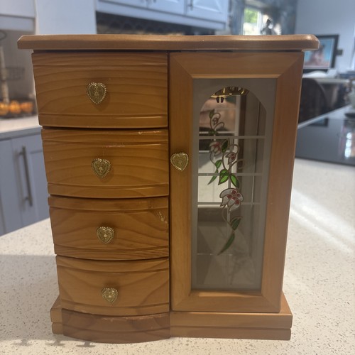 Vintage wooden jewellery box - wooden,