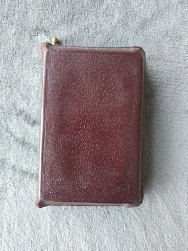 Collins slide fastener bible - collins,