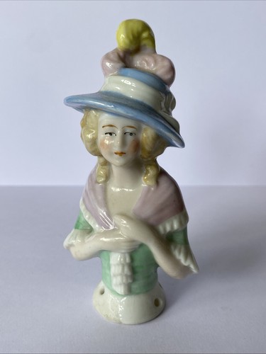 Beautiful vintage hand - beautiful, 3.5”