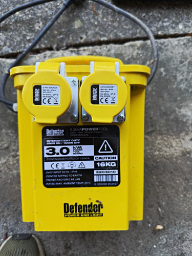 Defender 0kva 240v - defender, 3.0kva