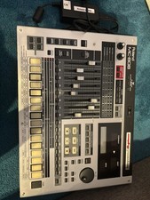 Roland MC-808 Groovebox