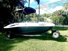 2021 Tahoe T-16 Deck boat