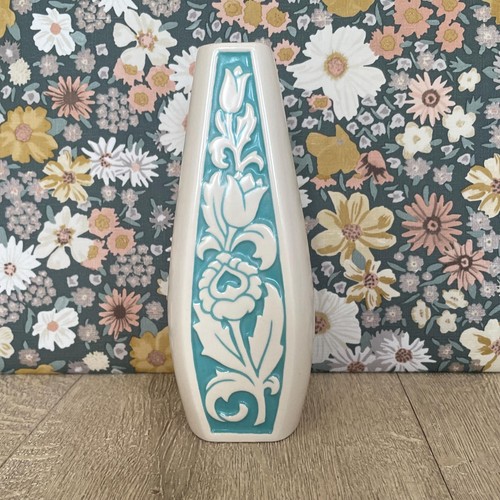 Hornsea floral relief - relief, bud