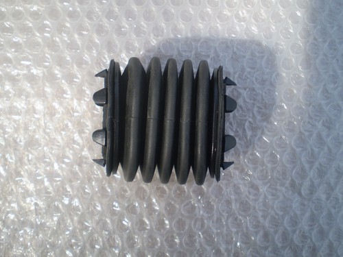 Cable grommet door right - cable,