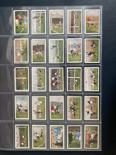 Cigarette cards footballers - footballers, in
