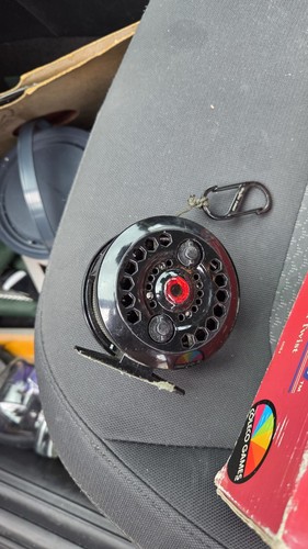 Fly fishing reel - ,