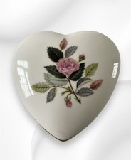 Wedgwood-Hathaway Rose Heart Shaped Trinket Dish with lid