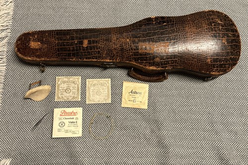Vintage antique violin - violin, case