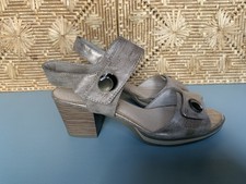 Pavers Wide Fit Block Heel Sandals Size7 Slingback Hook Loop Comfort Champagne