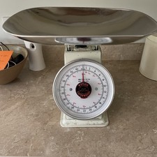 Vintage Weylux Caterweigh Traditional Scales. 20kg. Cream