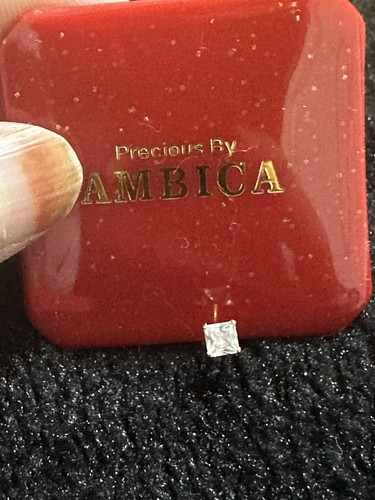 22ct yellow gold six claw - six,
