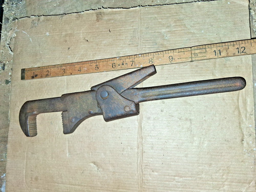 Vintage rachet adjustable - 12",