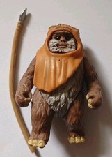 STAR WARS POWER OF THE FORCE EWOK WICKET FIGURE (1998) W/ HOOD & SPEAR 