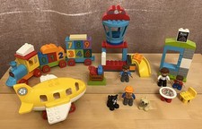 Lego Duplo Bundle: Airport, Pizzeria, Train, 6 Figures & Blocks. Approx. 1KG.