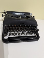 Vintage Remington Deluxe Model