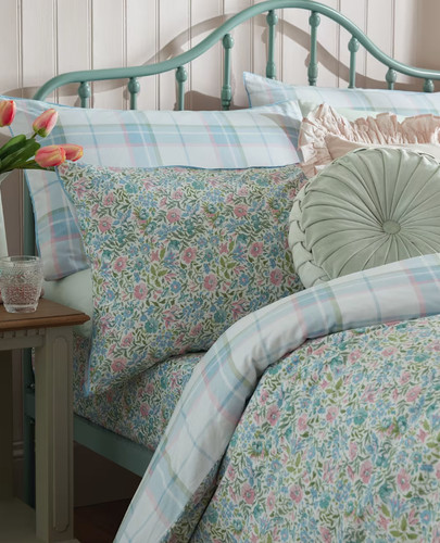 Laura ashley blue - powder, 100%