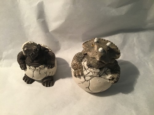 Hatching dinosaur eggs - hatching,